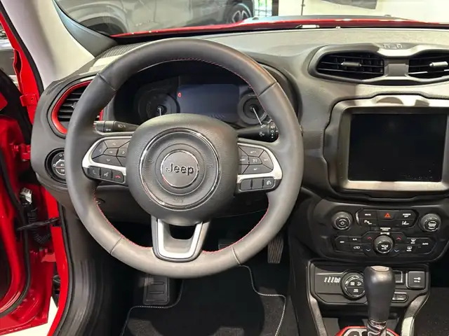 Jeep Renegade view 18