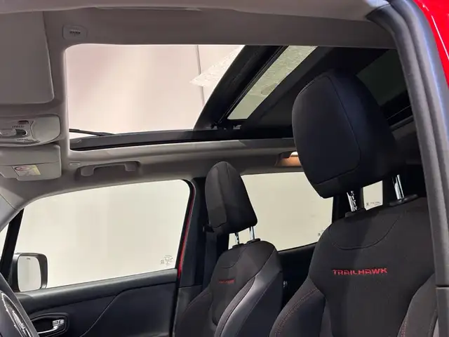 Jeep Renegade view 9