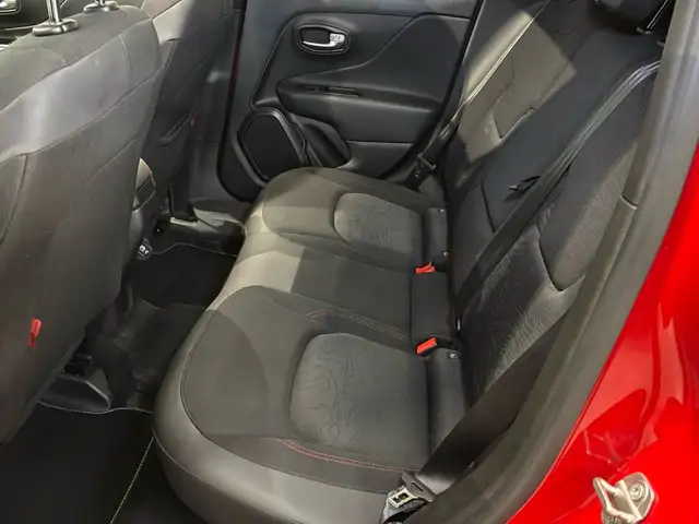 Jeep Renegade view 12