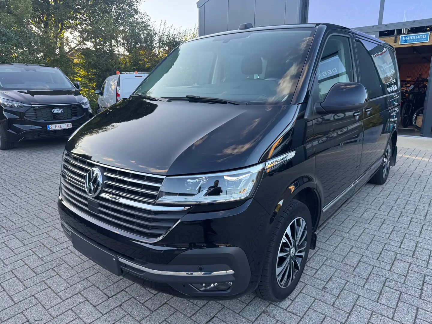 Volkswagen T6.1 Caravelle 2.0 TDi SCR BMT UTILITAIRE  5Pl. DSG (EU6d) Schwarz - 1