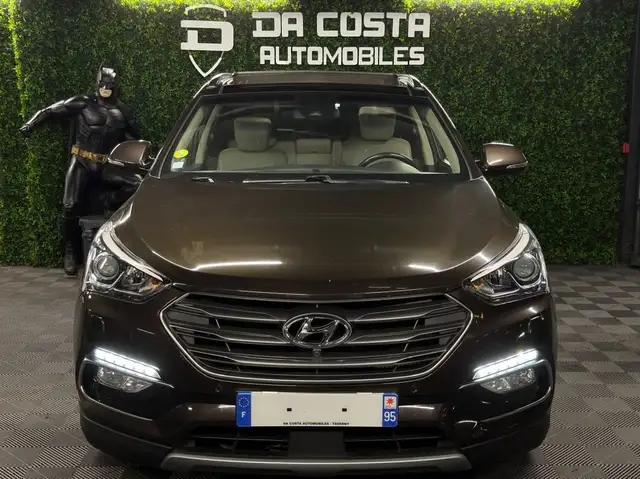 Hyundai Santa Fe view 3