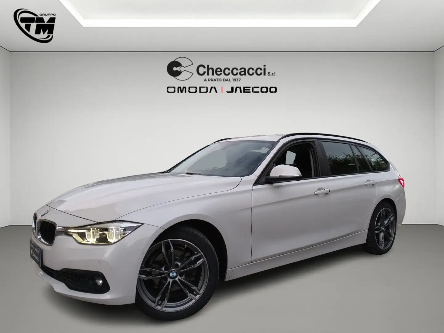 BMW 318 d Serie 3 F31 2018 Touring auto GANCIO TRAINO Weiß - 1