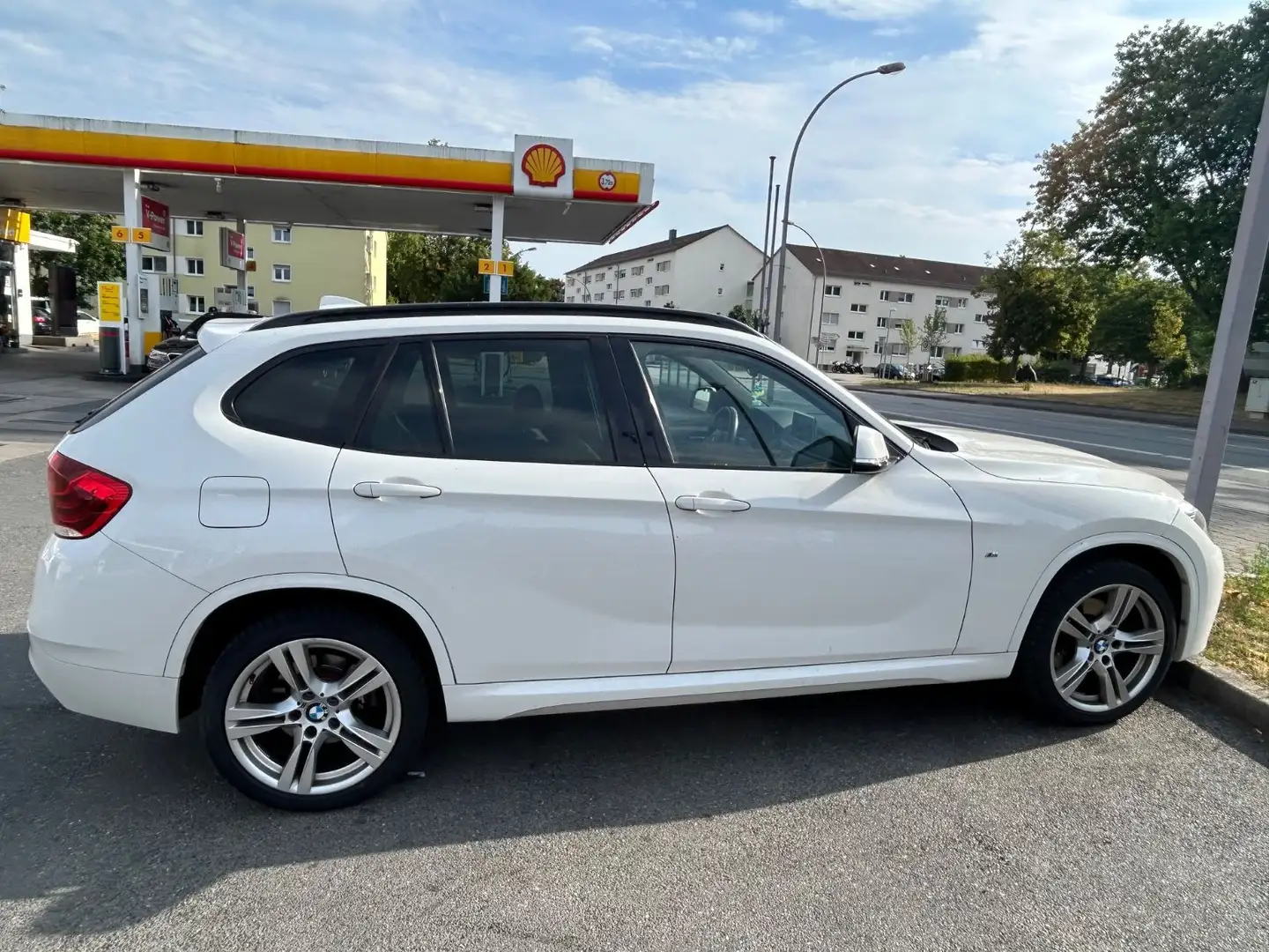 BMW X1 18 d xDrive*M-SPORTPAKET*AUTOM*CARPLAY*TOP* Білий - 1
