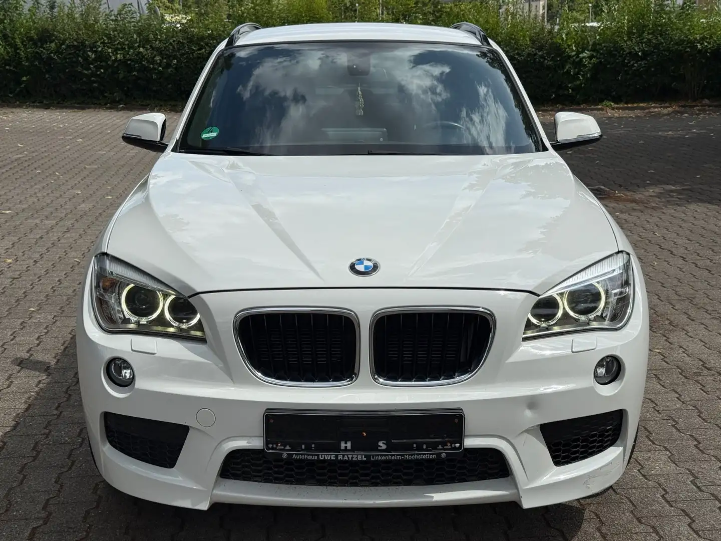 BMW X1 18 d xDrive*M-SPORTPAKET*AUTOM*CARPLAY*TOP* bijela - 2