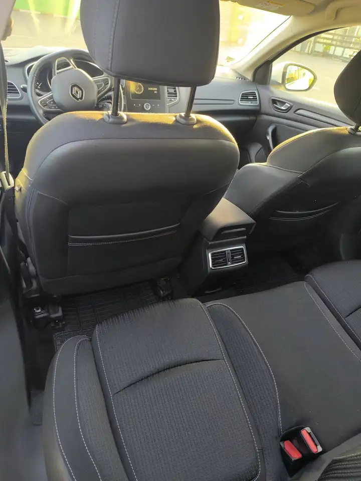 Renault Megane Berline — photo 7