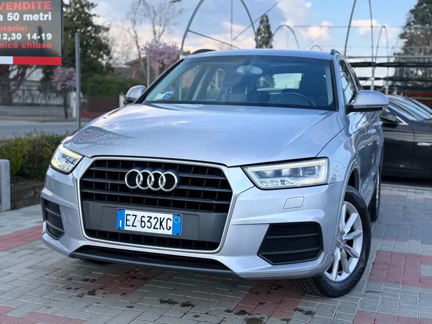 Audi Q3 2.0 TDI 120 CV Design Grigio - 1
