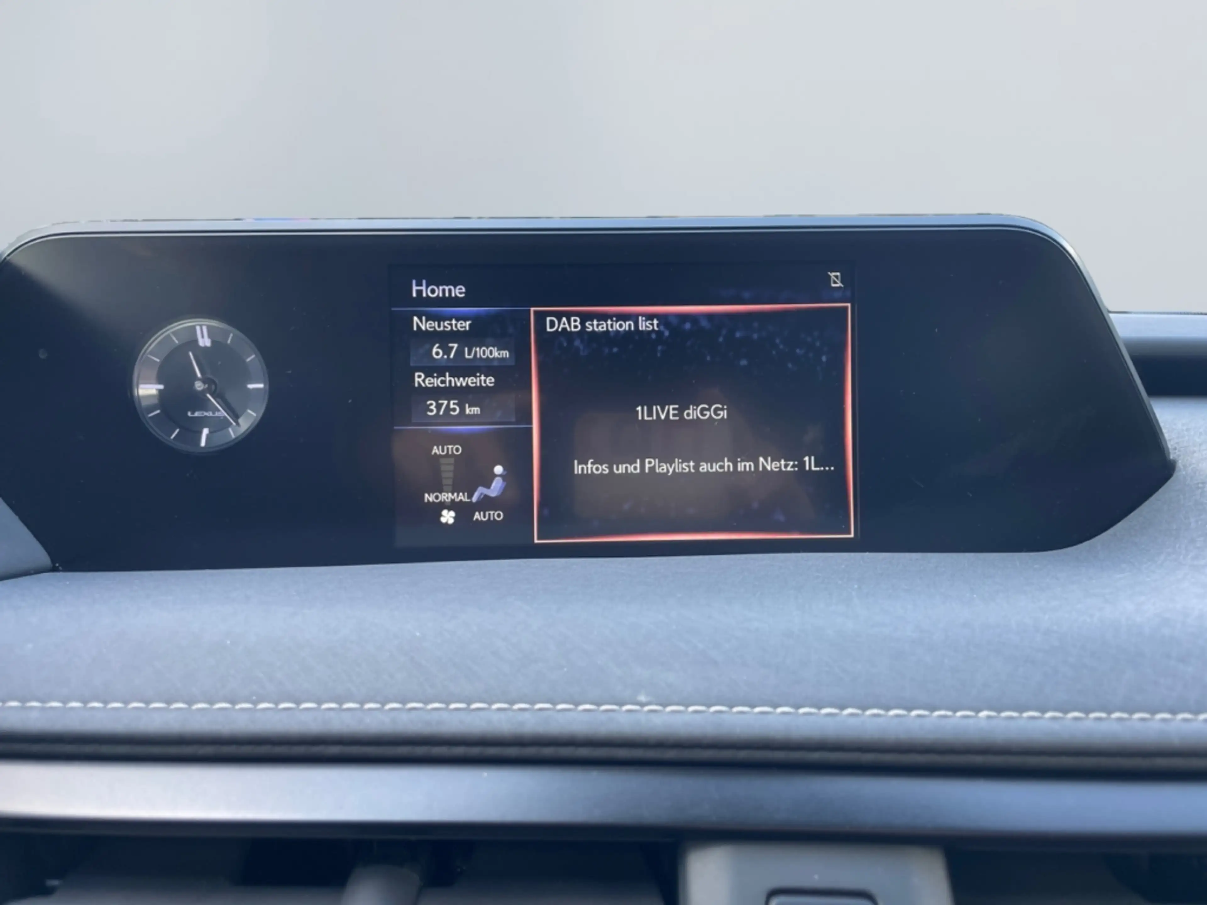 Lexus UX 250h Style+ Edition *LED*ACC*CAM*SHZ*CarPlay* — photo 15