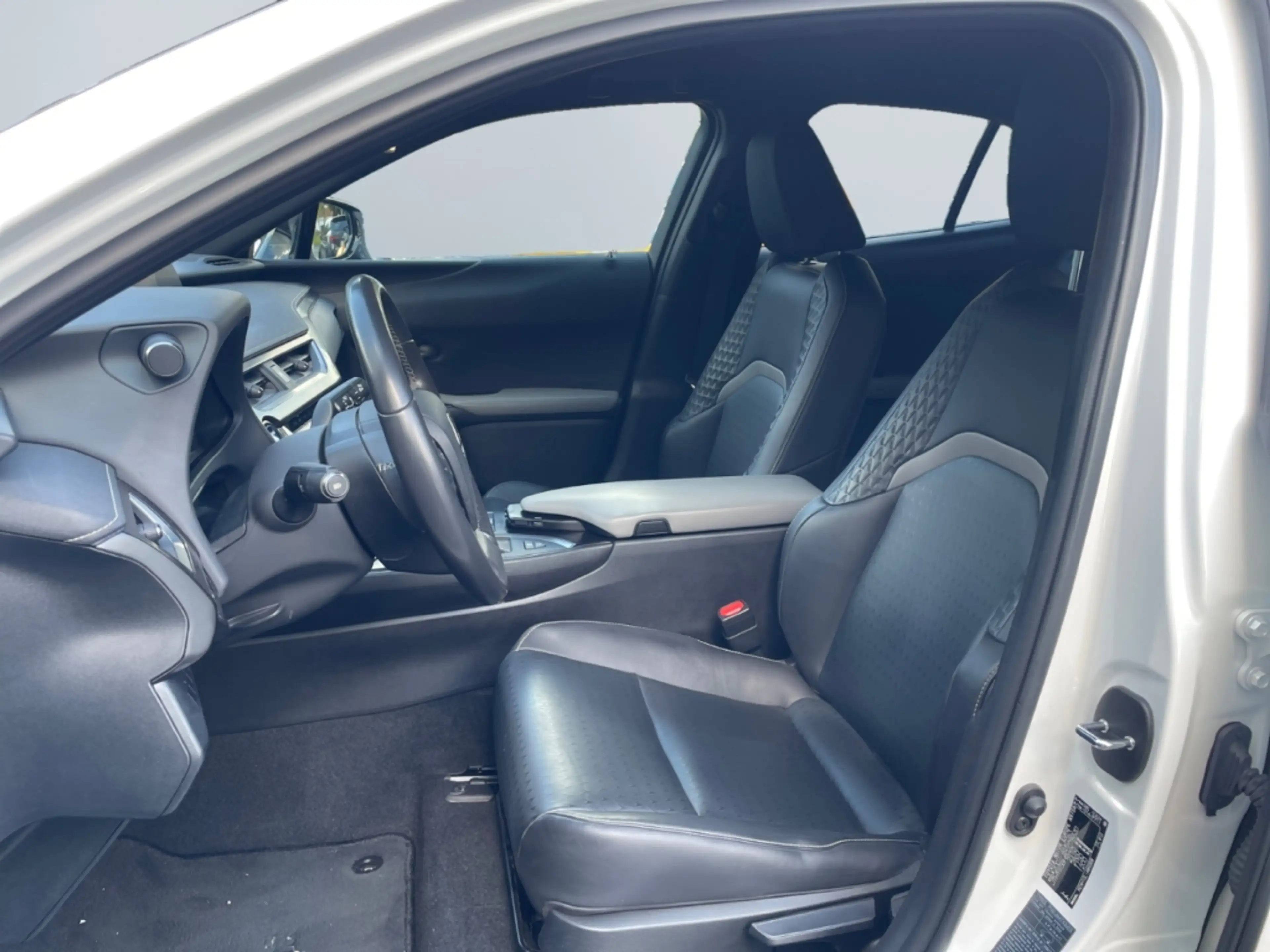 Lexus UX 250h Style+ Edition *LED*ACC*CAM*SHZ*CarPlay* — photo 9