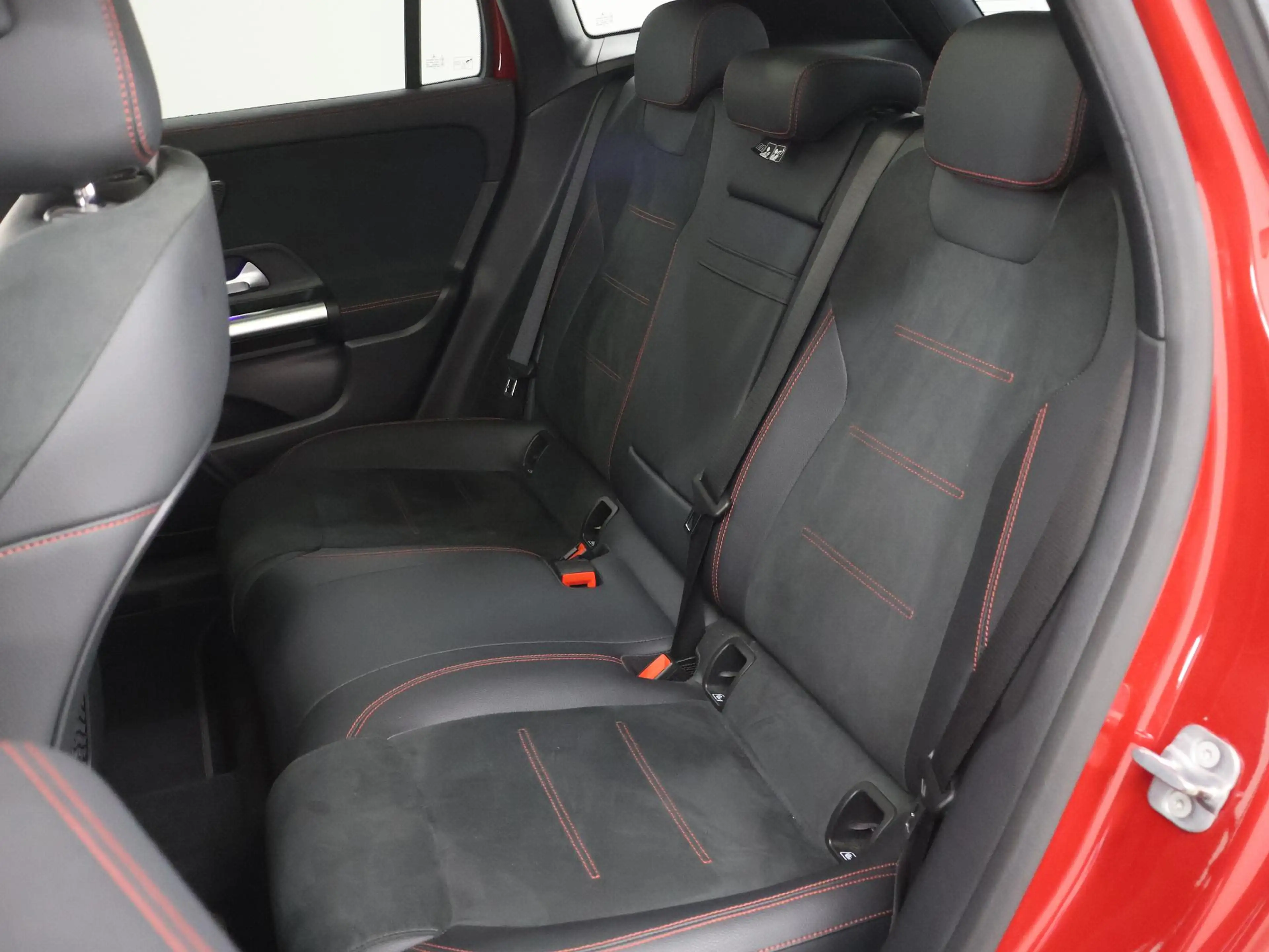 Mercedes-Benz EQA 250 AMG Line 67 kWh | Panoramadak | Trekhaak | Stoelve — photo 11