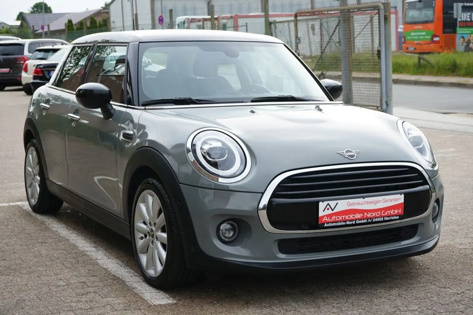 MINI Cooper 1,5*Automatik*Navi*Kamera*Hu Au Neu Gris - 2