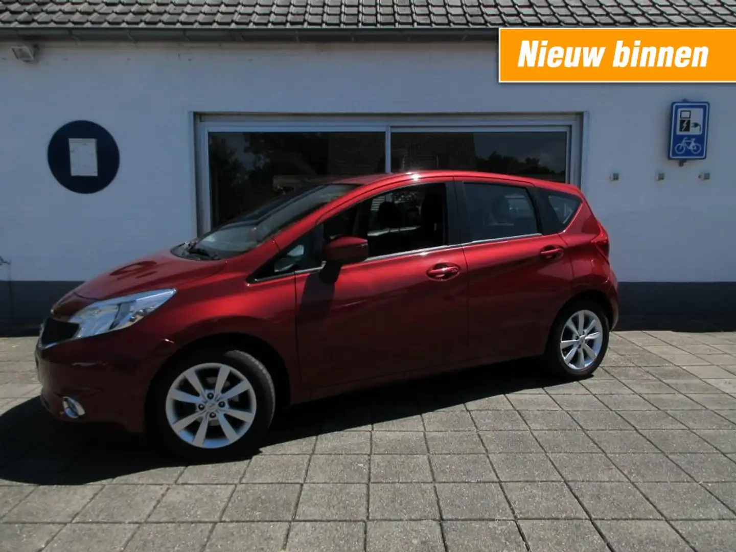 Nissan Note 1.2 DiGS Automaat Connect Edition Rood - 1