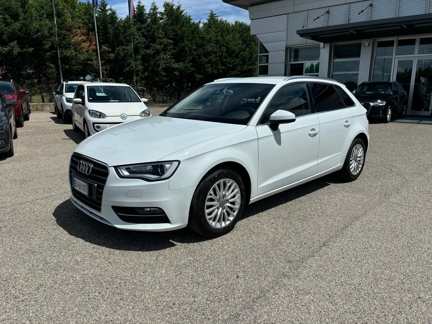Audi A3 Audi A3 1.6TDI Ambiente Weiß - 1