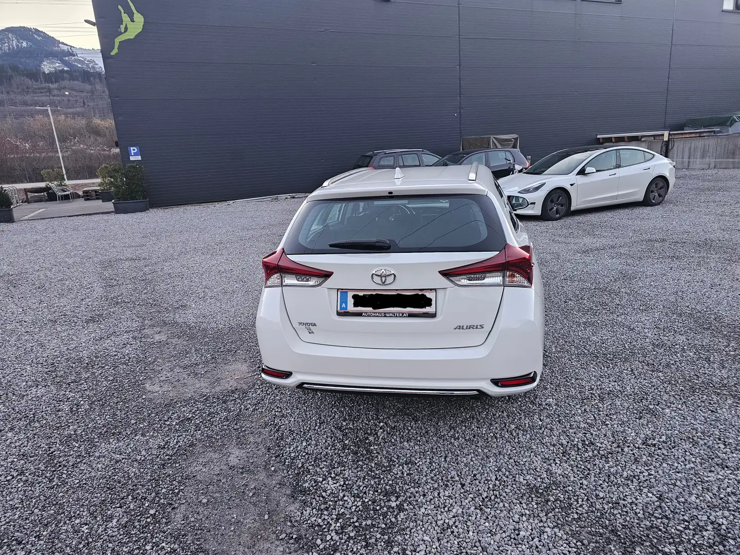 Toyota Auris Kombi Touring Sports 1.6D Active Weiß - 2