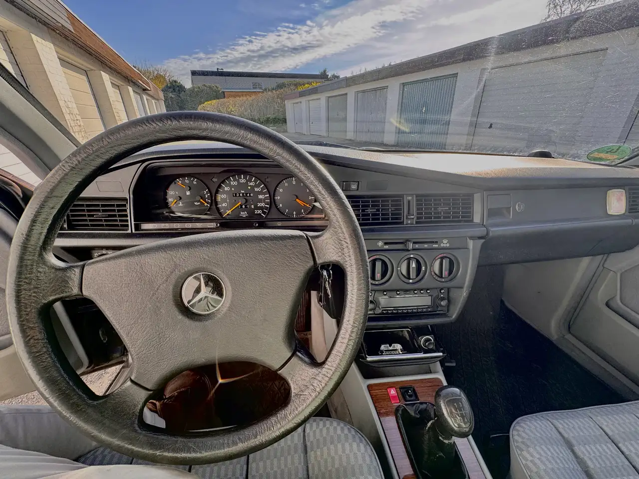 Mercedes-Benz 190 W201 Schiebedach Erstlack Diplomatenblau, foto 8