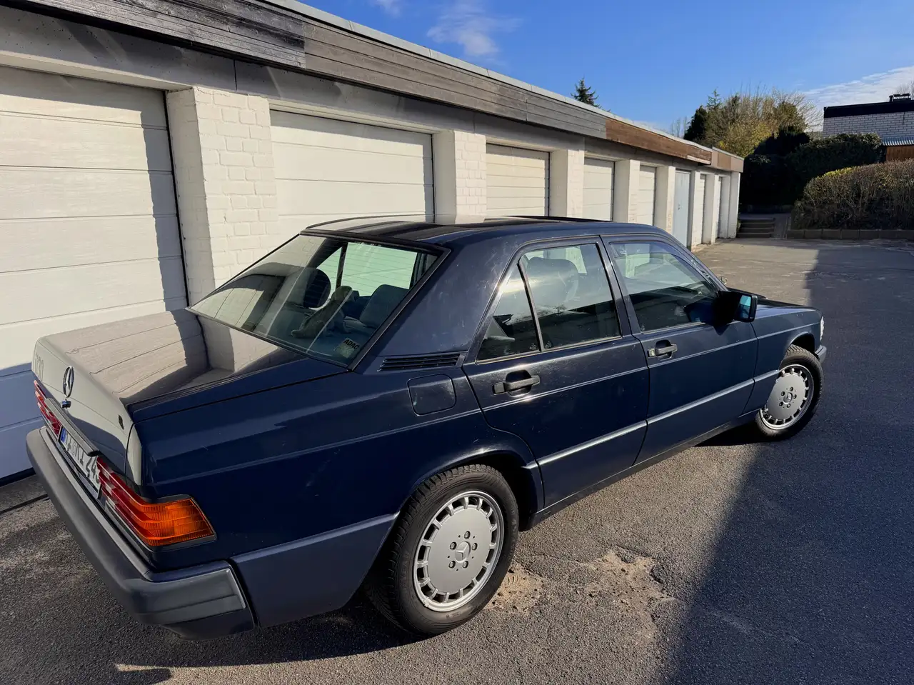 Mercedes-Benz 190 W201 Schiebedach Erstlack Diplomatenblau, foto 2