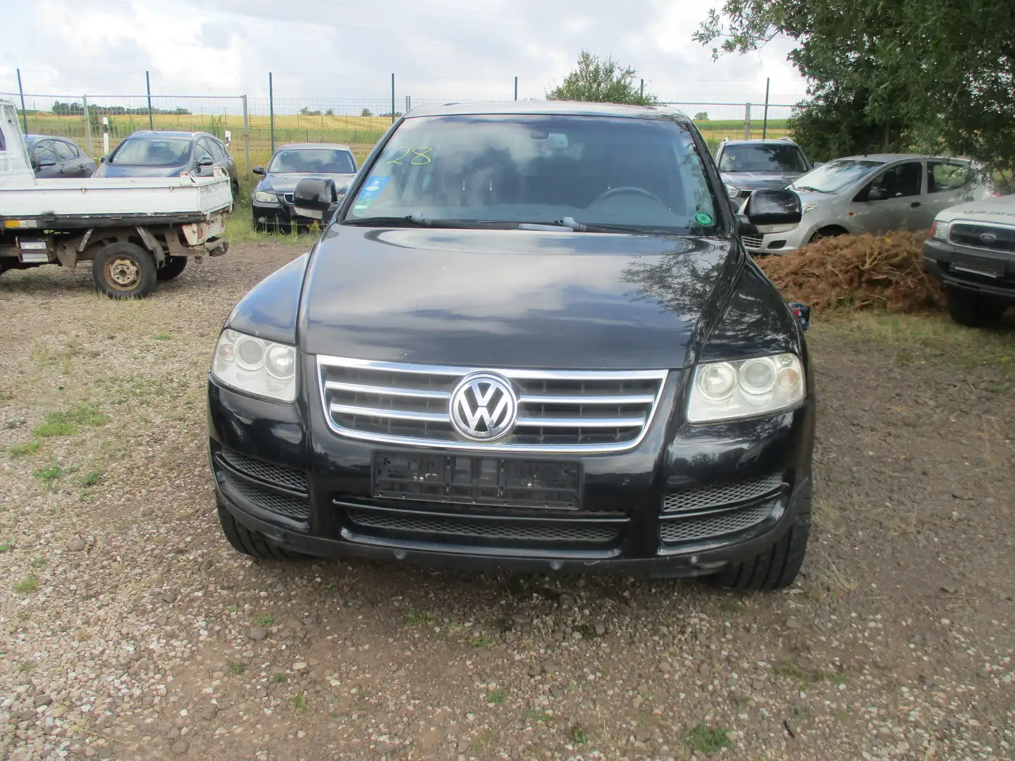 Volkswagen Touareg - 1
