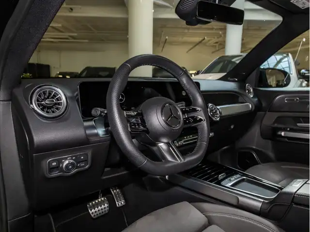 Mercedes-Benz GLB view 13