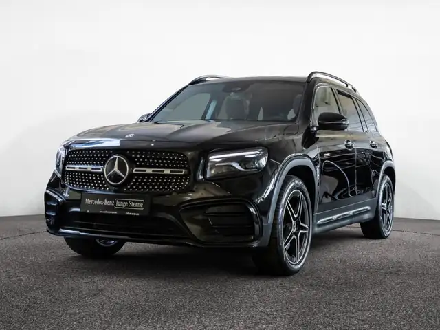Mercedes-Benz GLB view 2