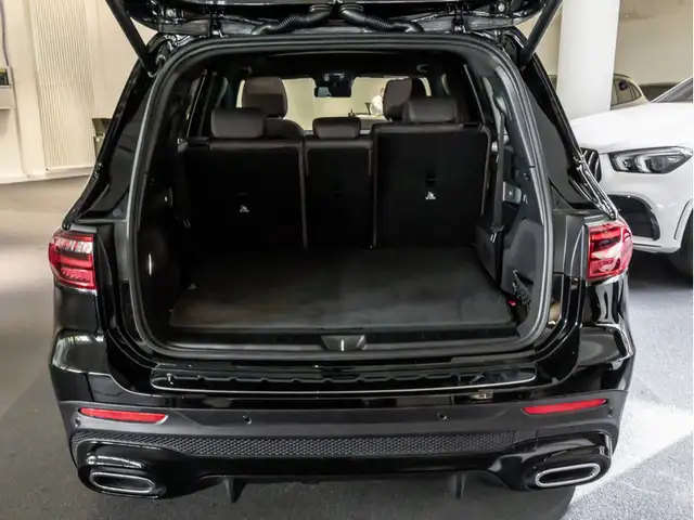 Mercedes-Benz GLB view 6