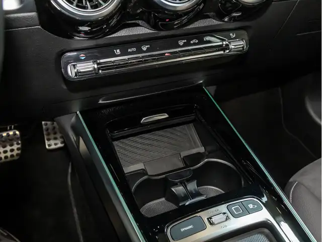 Mercedes-Benz GLB view 16
