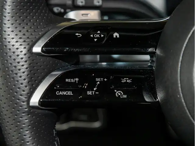 Mercedes-Benz GLB view 20