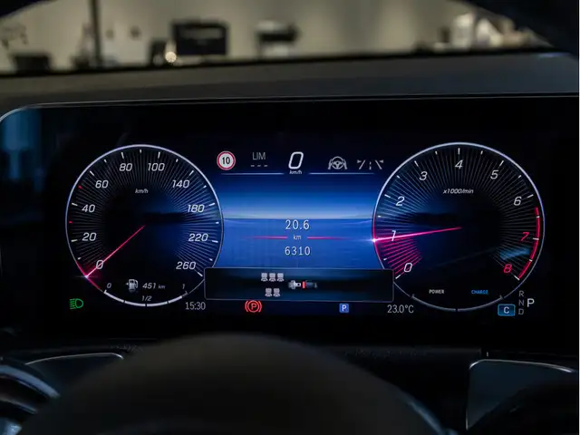 Mercedes-Benz GLB view 23
