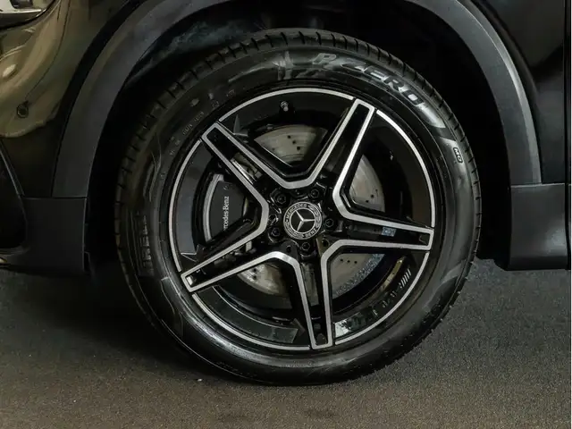 Mercedes-Benz GLB view 8