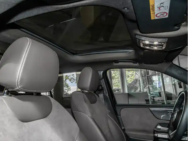 Mercedes-Benz GLB view 11