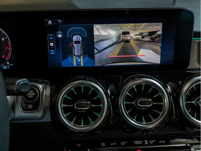 Mercedes-Benz GLB view 15