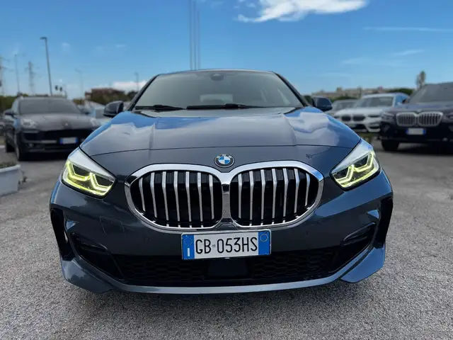 BMW 1 Series view 3