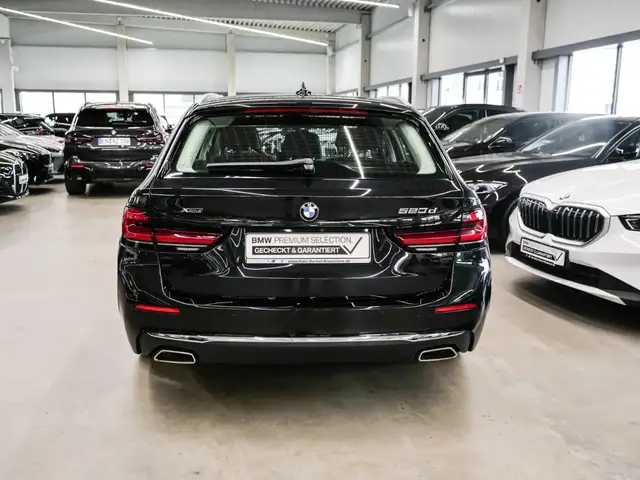 BMW 5 Series view 5