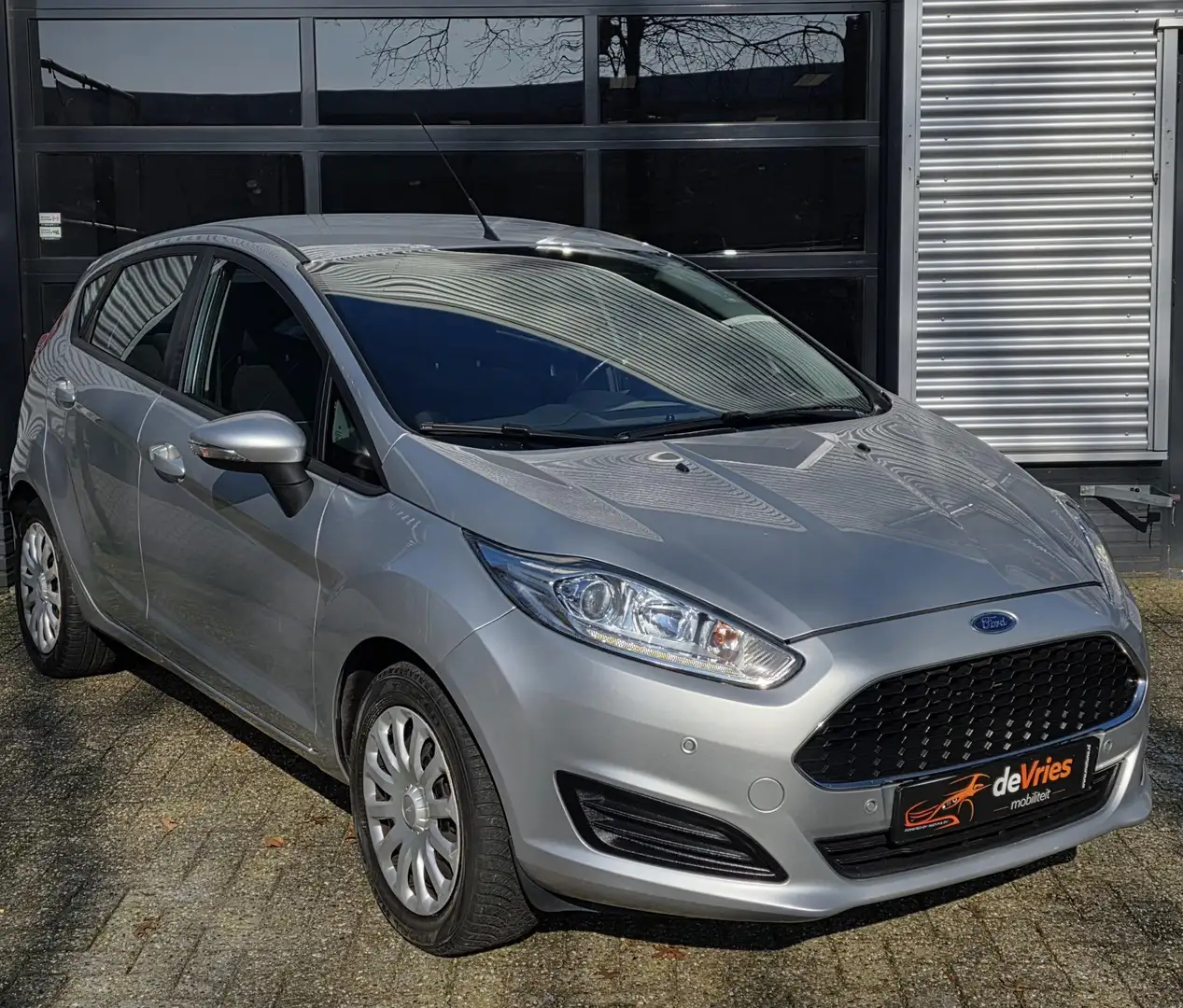Ford Fiesta 1.0 Style **AIRCO-NAVI-PDC** Silber - 1