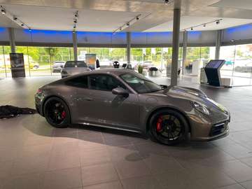 Carrera 4 GTS