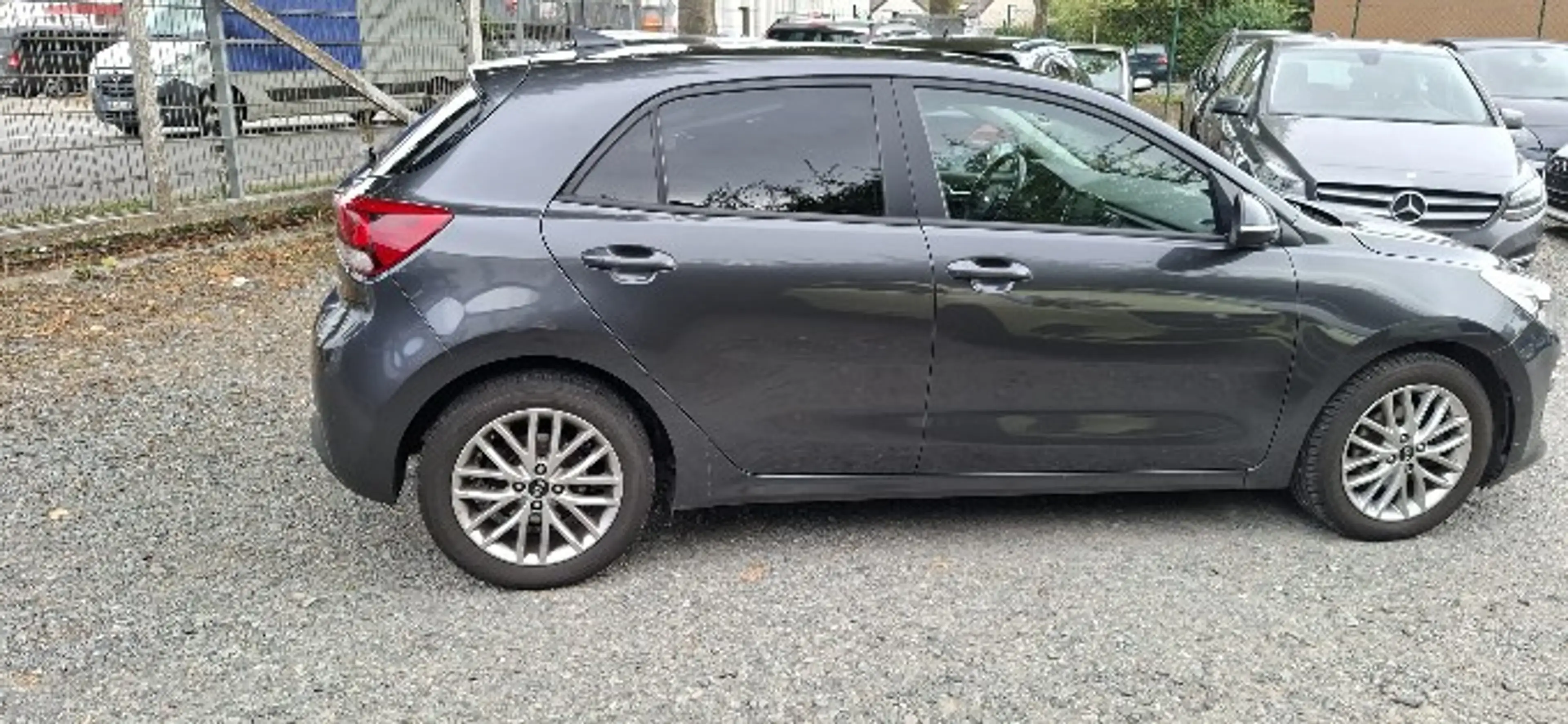 Kia Rio Rio Fließheck 1.0 T-GDI 100 Dream-Team Modell 2019 — photo 3