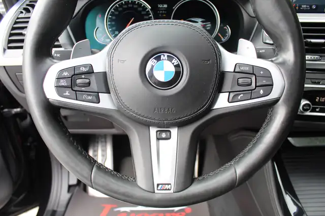 BMW X4 view 10