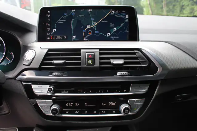 BMW X4 view 14