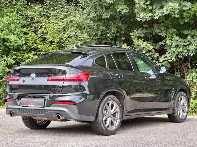 BMW X4 view 2