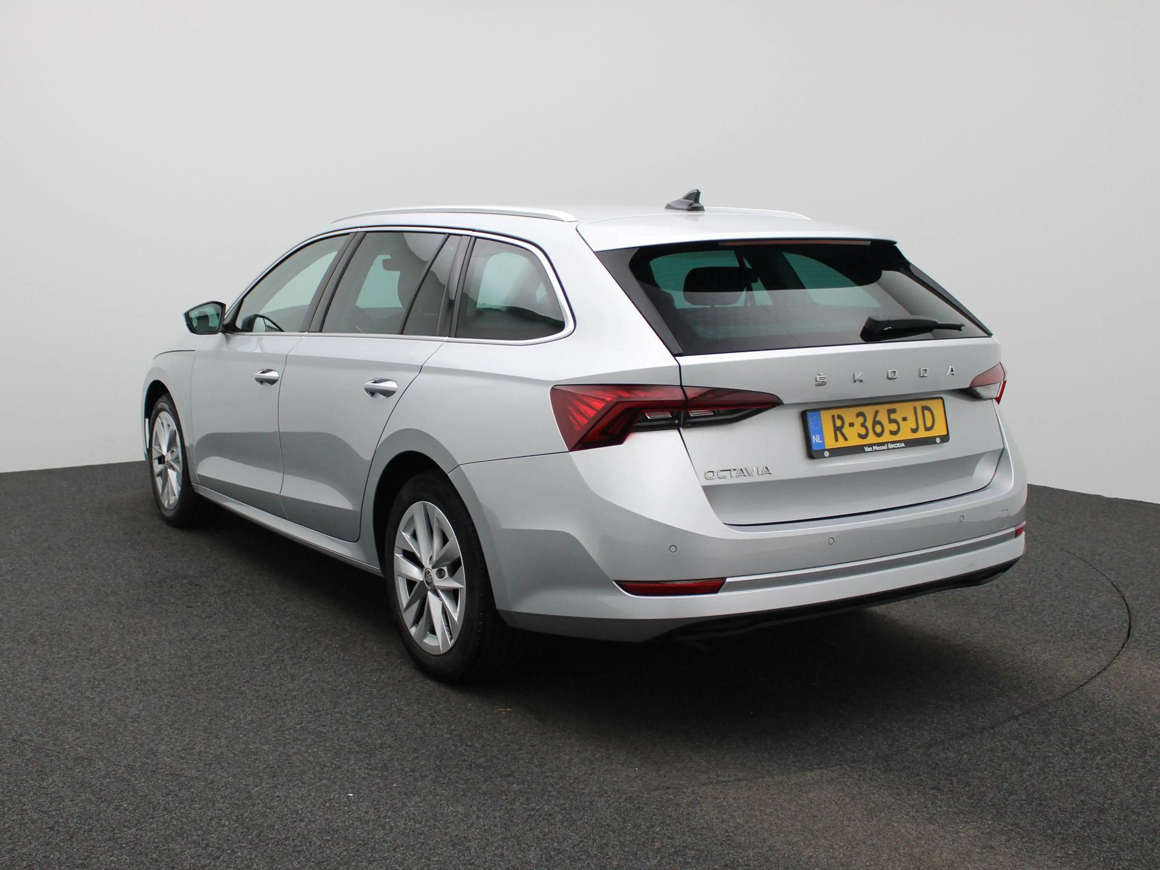 Skoda Octavia Combi 1.0 TSI Business Edition Plus | STOELVERWARM — photo 2
