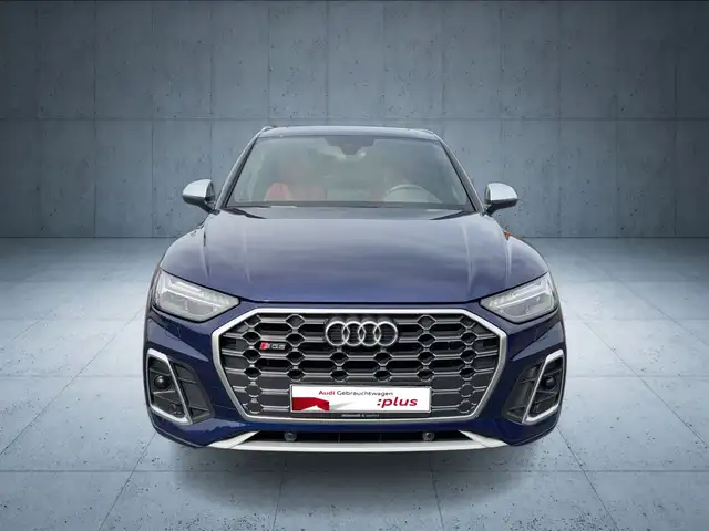 Audi SQ5 view 8