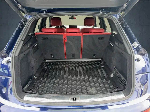 Audi SQ5 view 13