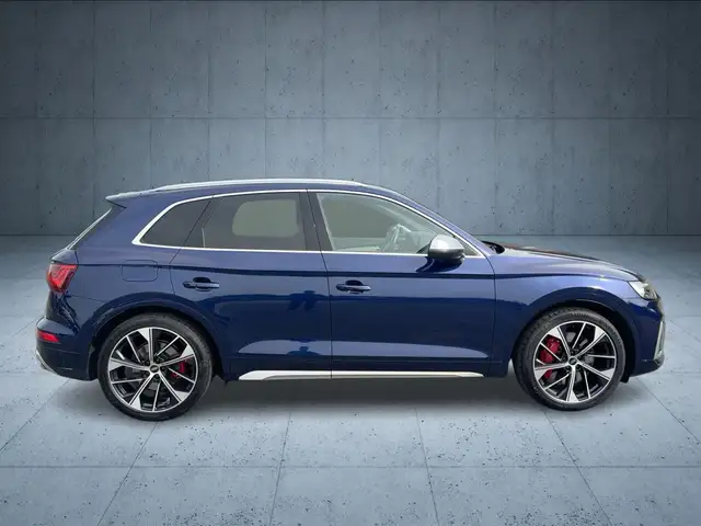 Audi SQ5 view 6