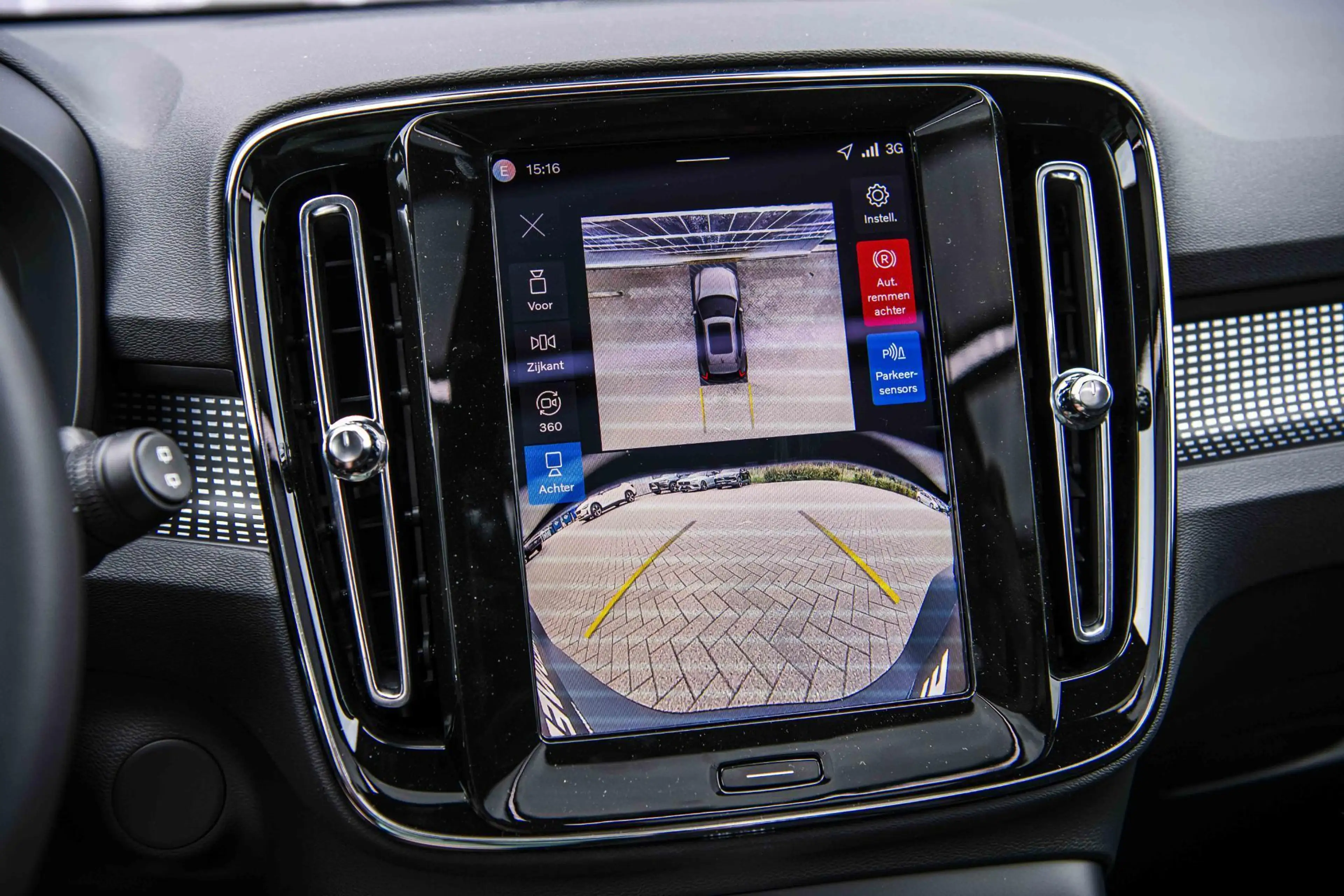 Volvo EX40 Single Motor Extended Range Europa Ultra Black Edi — photo 14