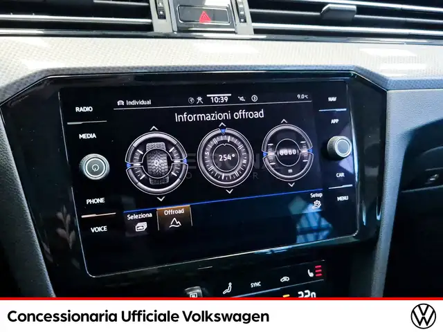 Volkswagen Passat Alltrack view 20