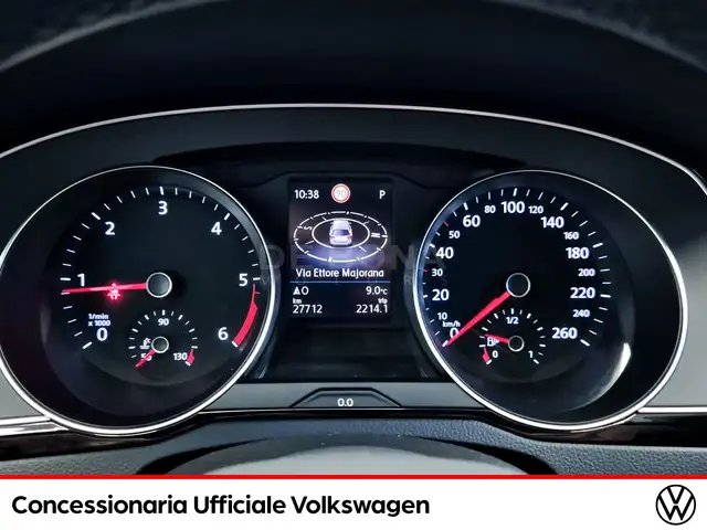 Volkswagen Passat Alltrack view 12