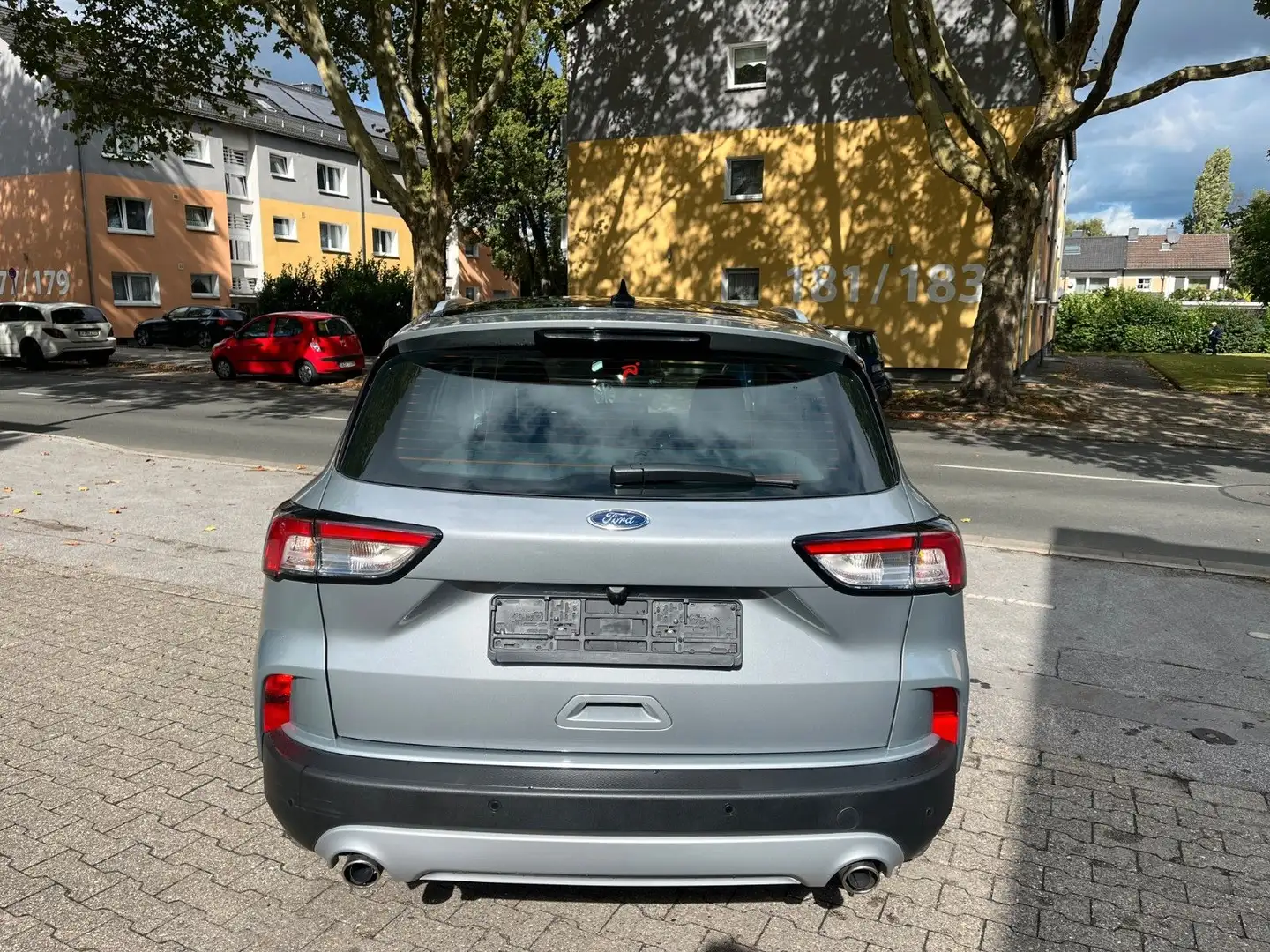 Ford Kuga Titanium AUT. NAVI LED KAMERA VIRT SHZ PANO Silber - 2