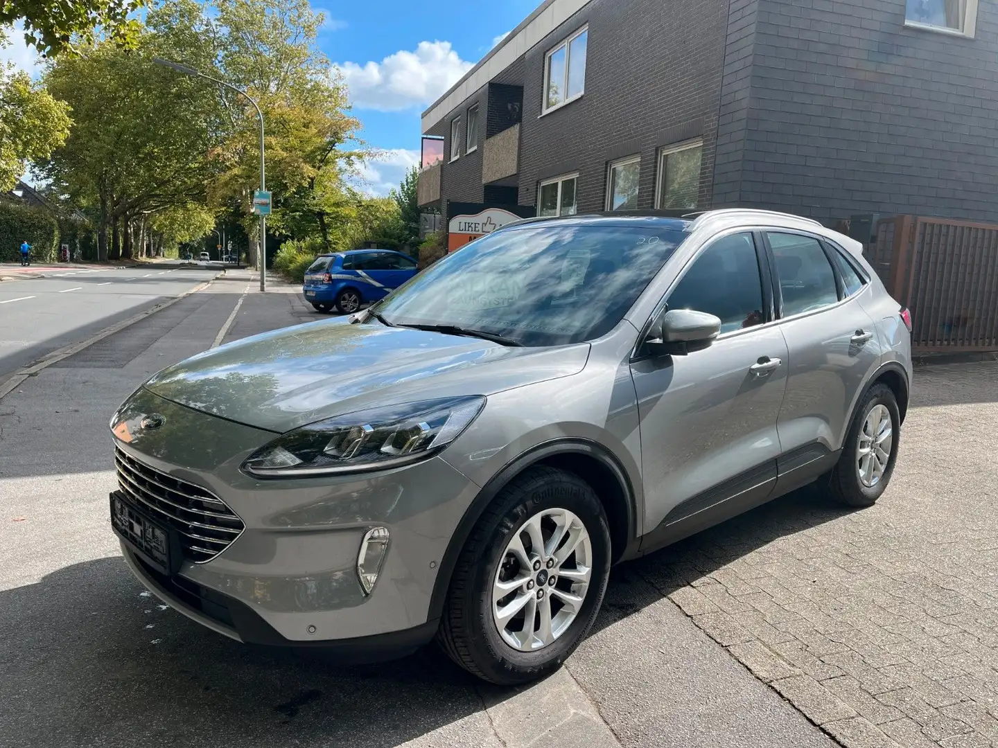 Ford Kuga Titanium AUT. NAVI LED KAMERA VIRT SHZ PANO Silber - 1