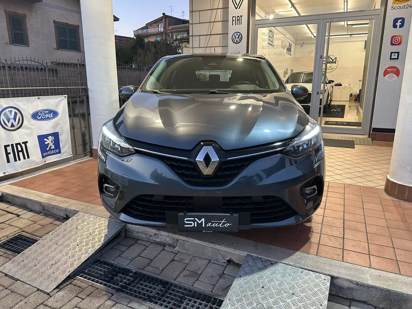 Renault Clio Clio V 2019 1.5 blue dci Business 100cv Grigio - 2