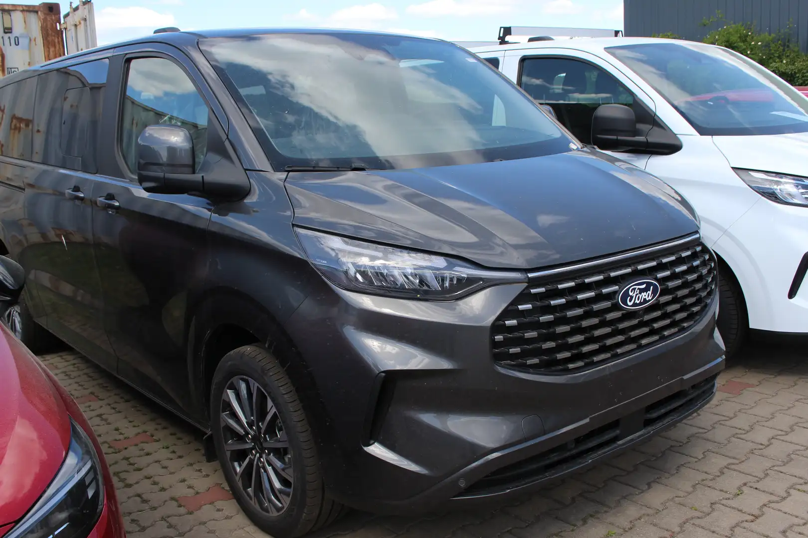 Ford Tourneo Custom L2H1 TitaniumX elekt. Schwenkbare AHK/ 5Jahre Gar Gris - 2