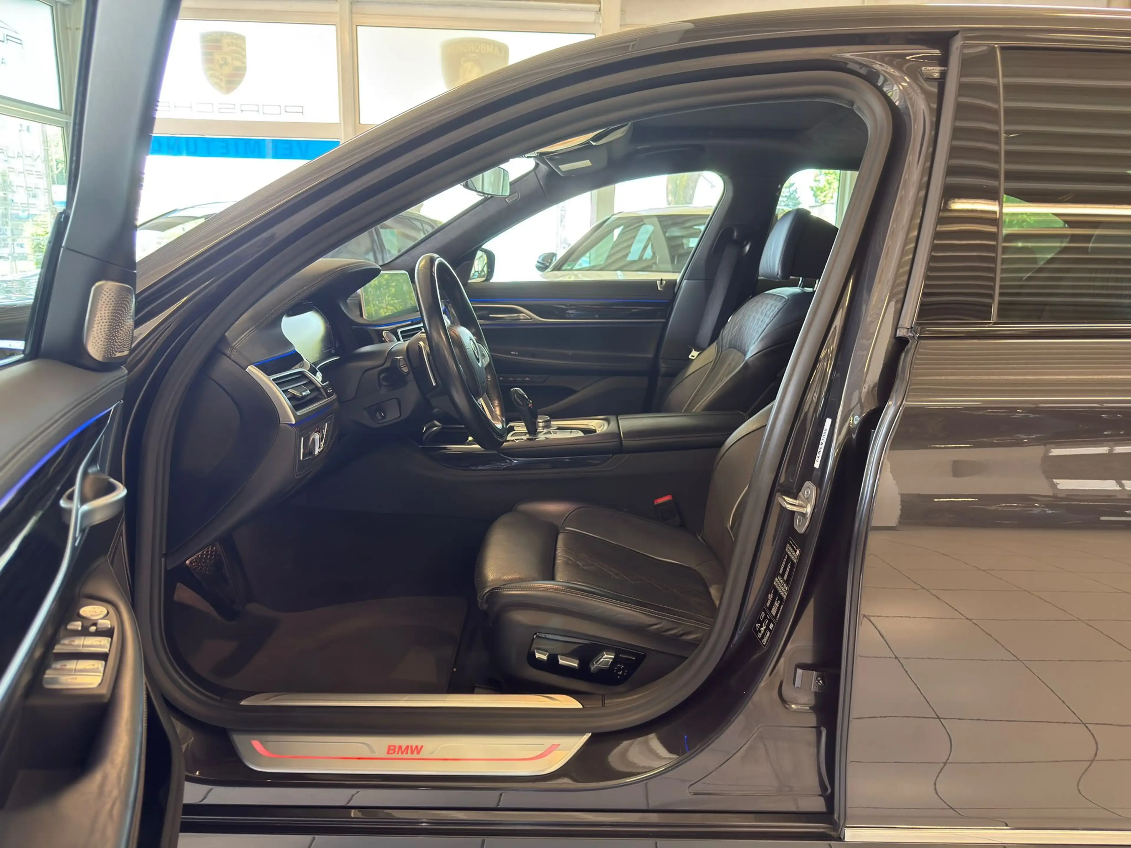 BMW 730 730 d xDrive/Massage/S.Dach/HUD/AHK/8Fach — photo 7