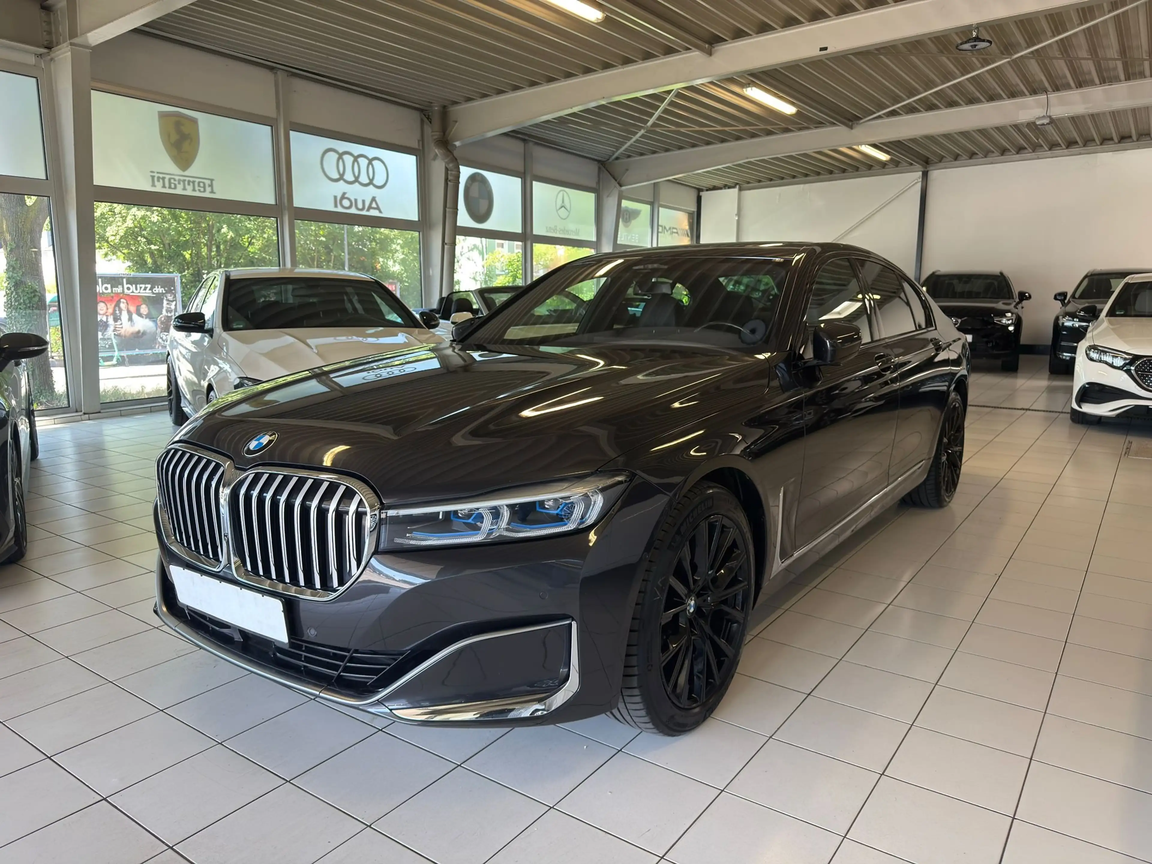 BMW 730 730 d xDrive/Massage/S.Dach/HUD/AHK/8Fach